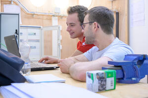 Les spécialistes KNX vous accompagnent volontiers sur votre parcours KNX.