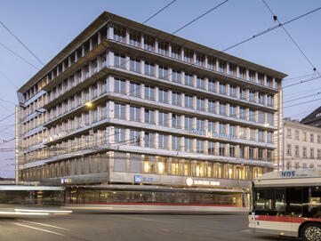 KNX offre de nombreuses possibilités pour la mise en réseau des corps de métier de bâtiments fonctionnels.